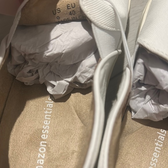 Amazon Essentials Classic White Slip-Ons - Picture 4 of 6